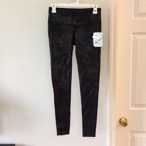 Athleta Black Leggings NWT Small Athleta Crackle